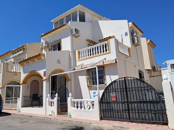 House in Los Dolses - view 1