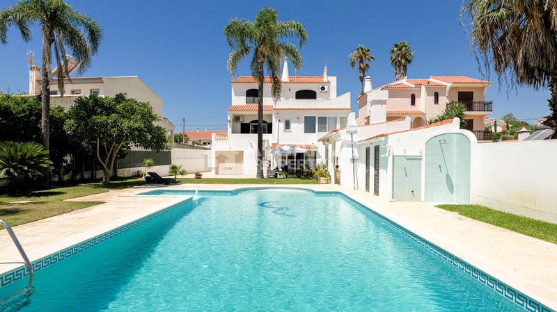 Villa in Quarteira - view 1