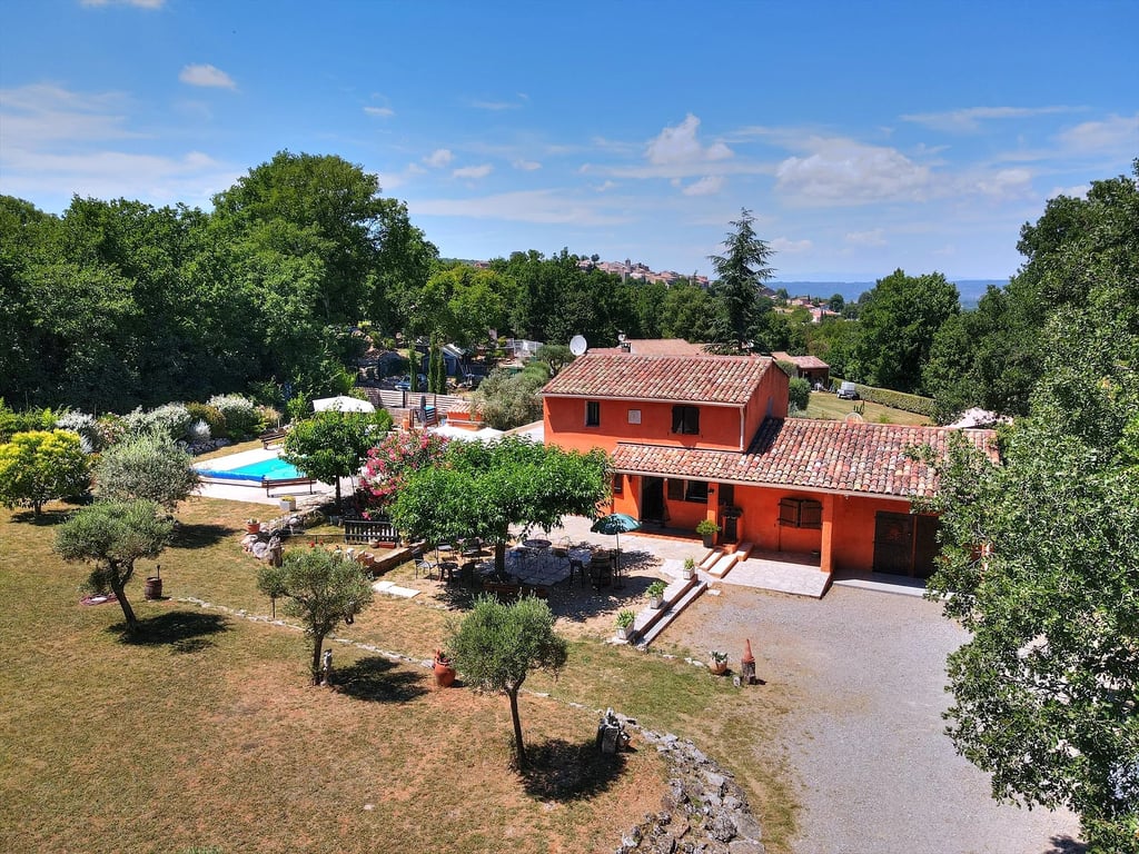 House in Montmeyan - Image 2
