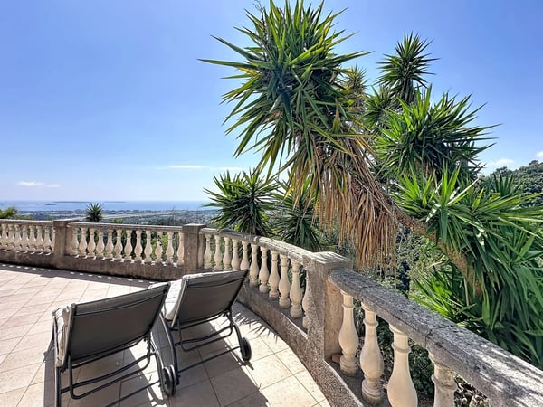 House in Mandelieu-la-Napoule - view 1