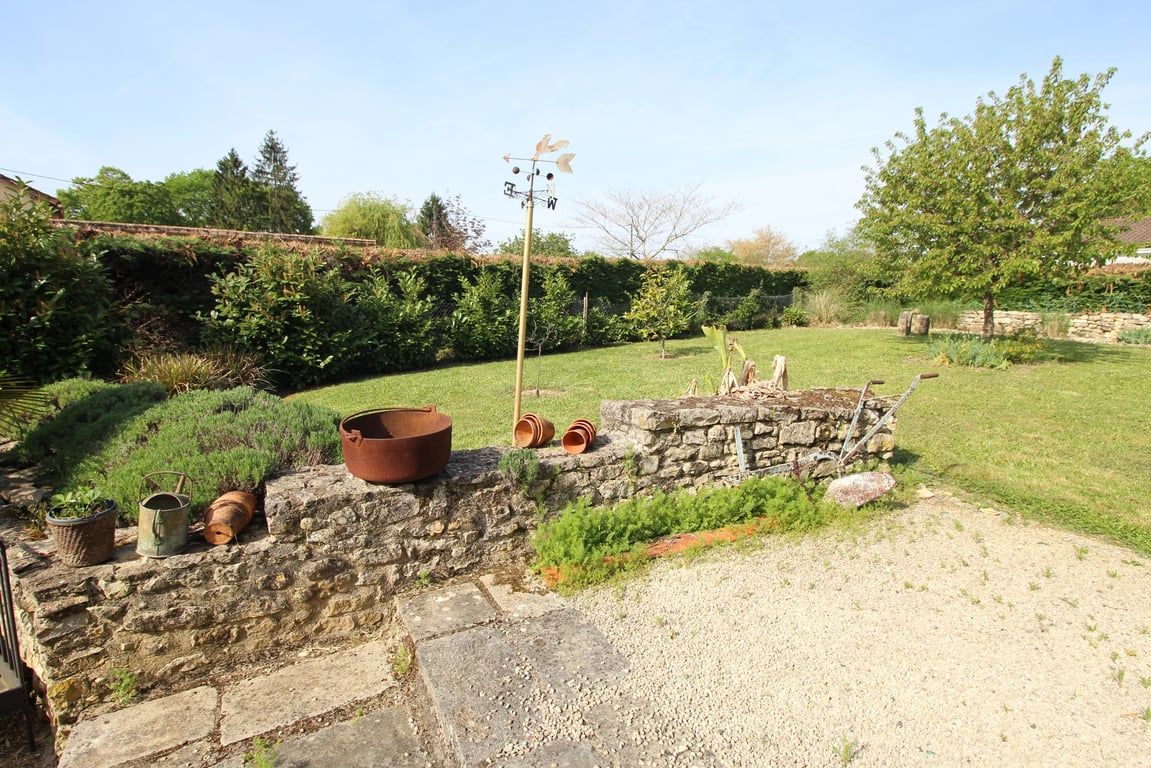 House in Jousse - Image 2