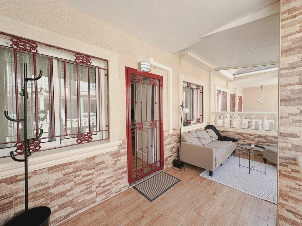 House in Playa Flamenca - Image 3