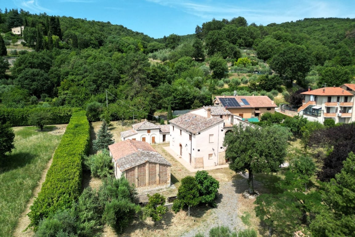House in Sarteano - Image 3