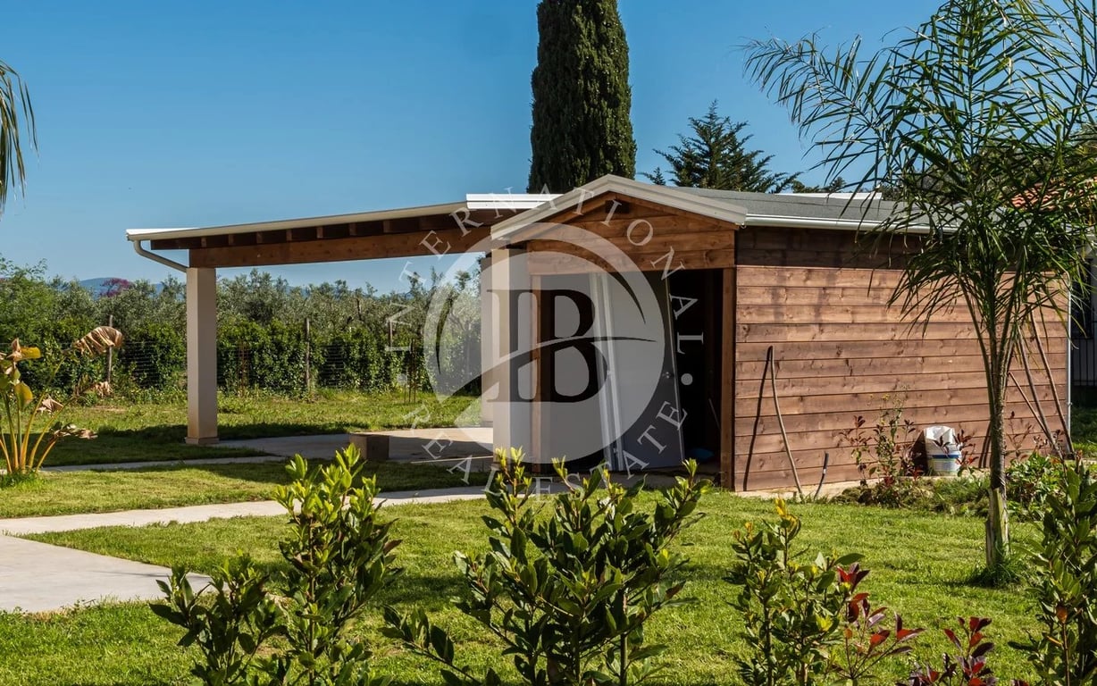Villa in Bibbona - Image 3