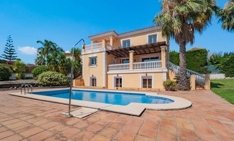 Villa in Coin - view 1