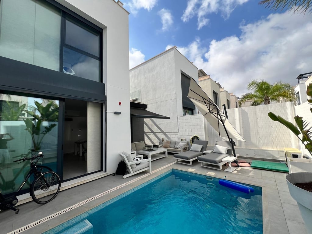 Villa in Urbanizacion los Balcones - Image 3