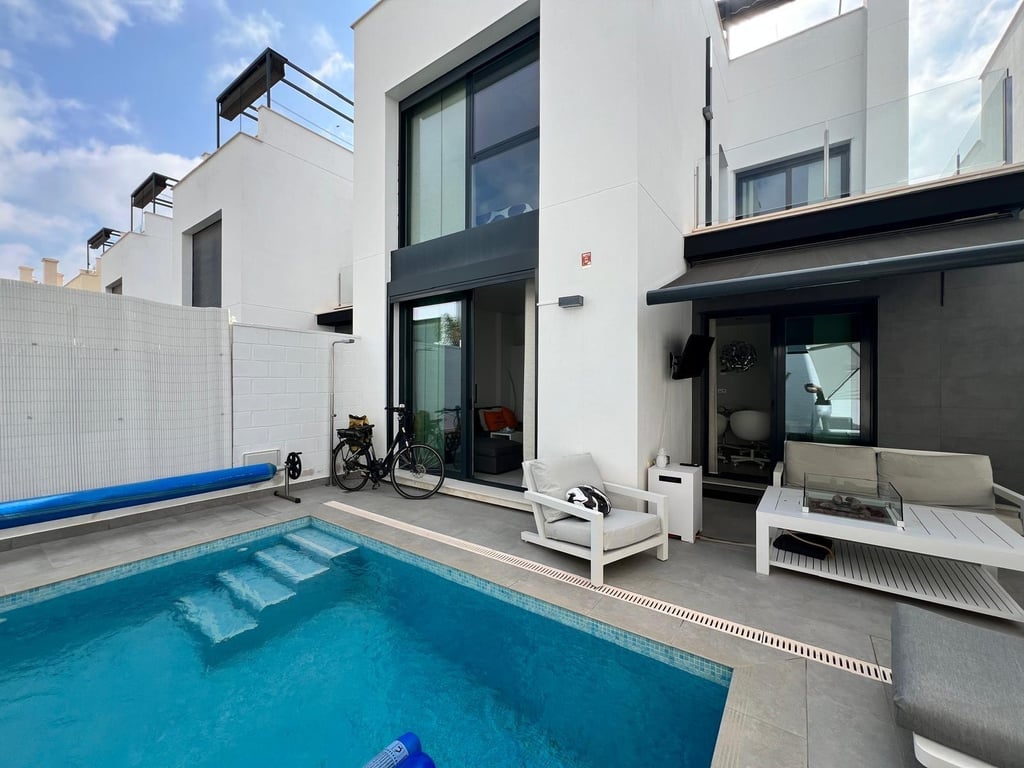 Villa in Urbanizacion los Balcones - Image 2