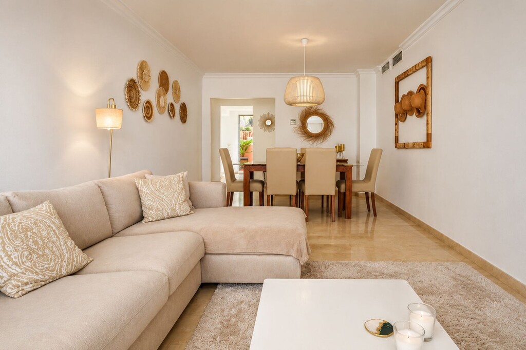 Apartment in Elviria - Image 2