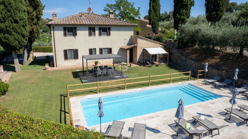 House in San Gimignano - view 1