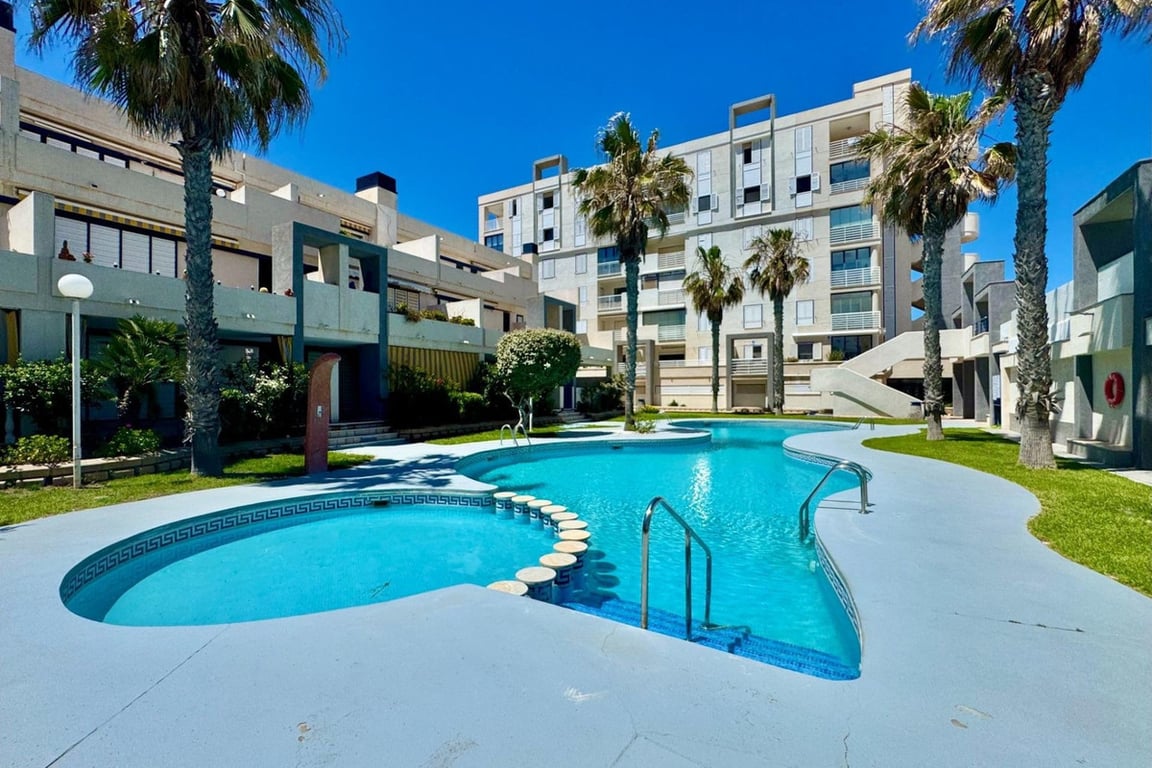 Apartment in Torrelamata - Image 2