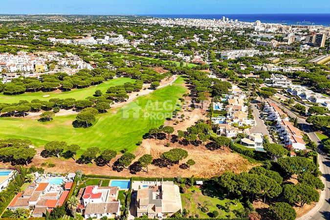 Villa in Vilamoura - view 1