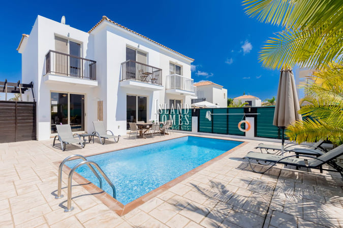 House in Paralimni - view 1