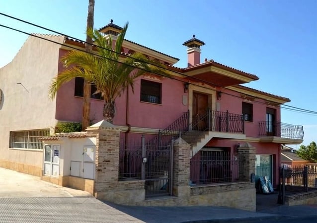 Villa in San Miguel de Salinas - view 1