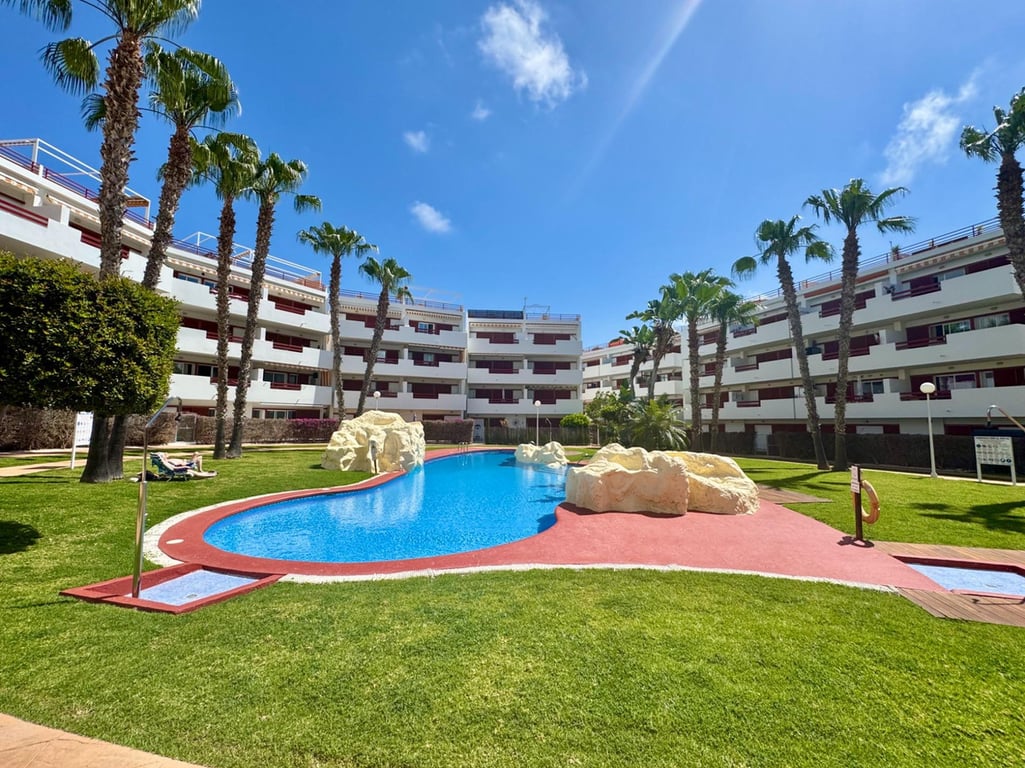 Apartment in Punta Prima - Image 2