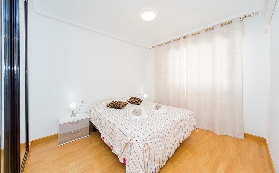 Apartment in Torrevieja - Image 2