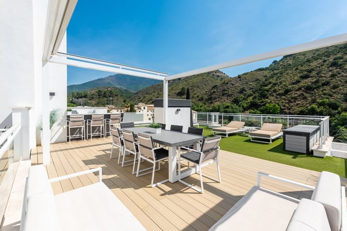 Penthouse in Benahavis - view 1