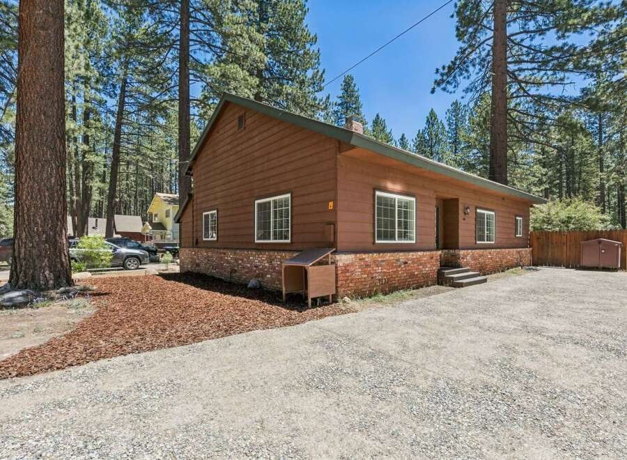 House in Stateline - Image 2