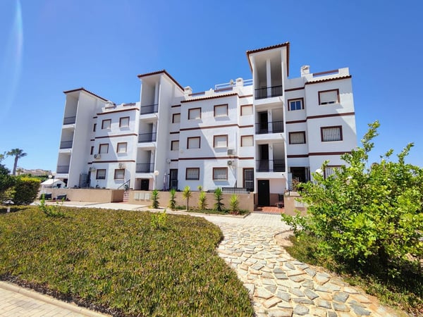 Apartment in Punta Prima - view 1