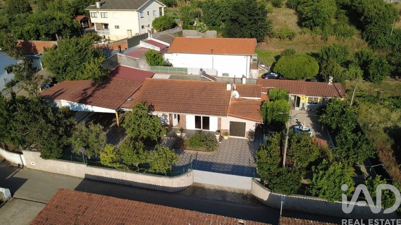 House in Miranda do Corvo - view 1