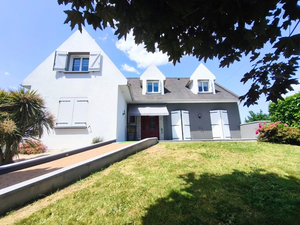 House in Parthenay - view 1