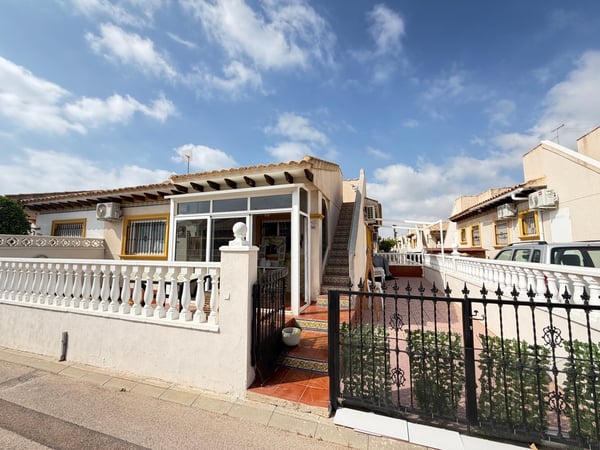 House in La Zenia - view 1