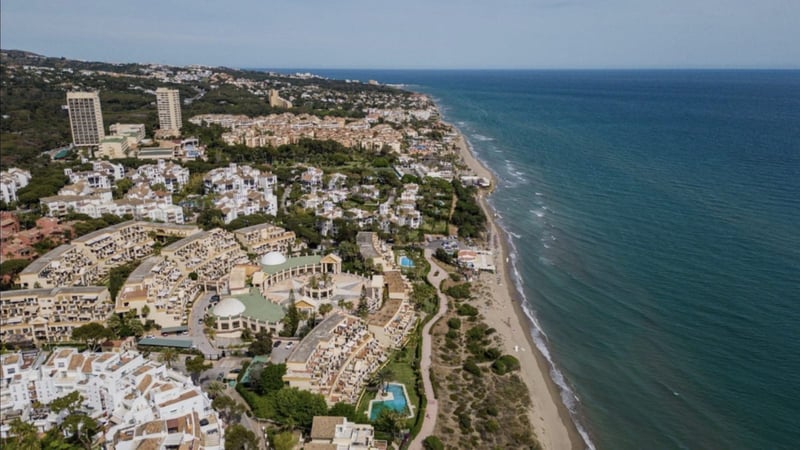 Apartment in Elviria - view 1