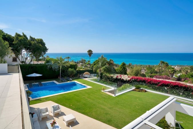 Villa in Marbella - view 1