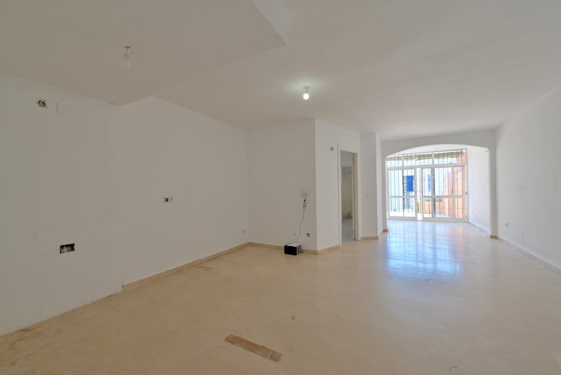 Apartment in Sitio de Calahonda - Image 2
