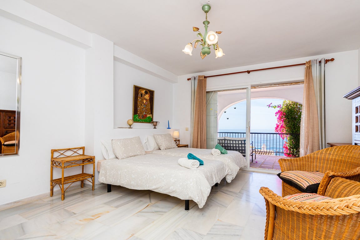 Apartment in Sitio de Calahonda - Image 3