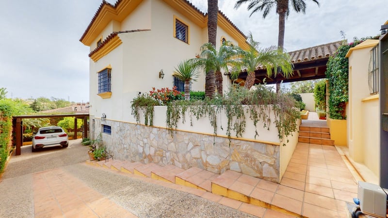 Villa in Mijas Costa - view 1