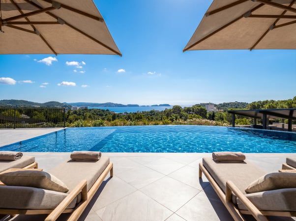 Apartment in Peguera - view 1