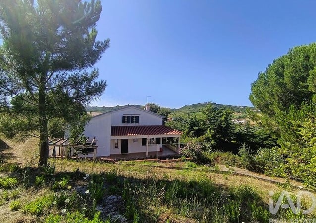 House in Alenquer - view 1