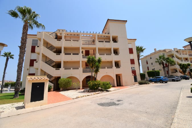 Apartment in Urbanizacion los Balcones - view 1