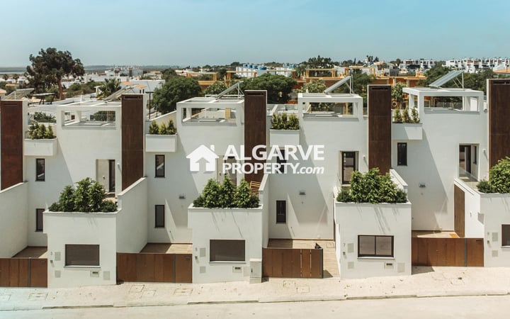 House in Murteira - view 1