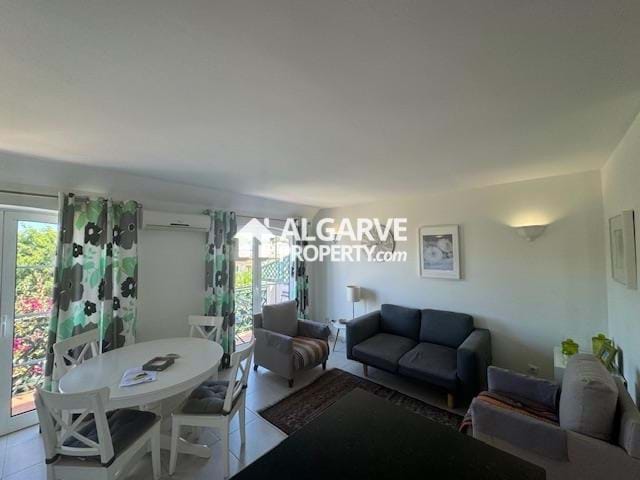 Apartment in Quarteira - Image 2