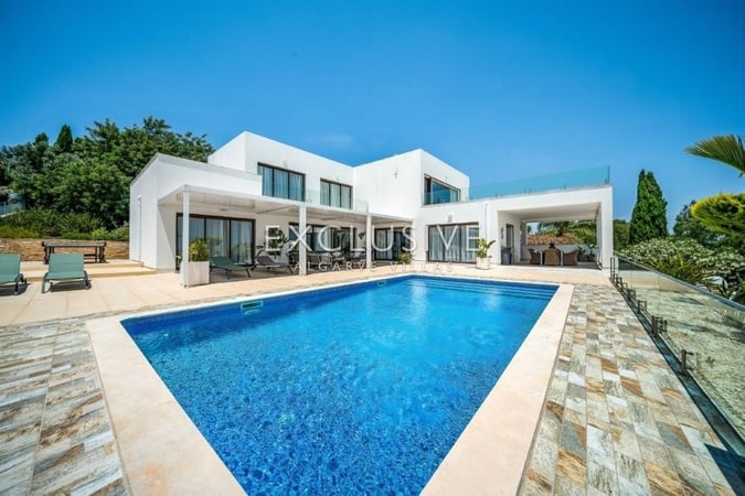 Villa in Portimao - view 1