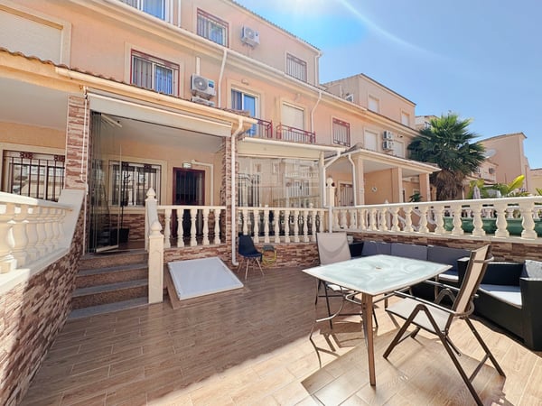 House in La Zenia - view 1
