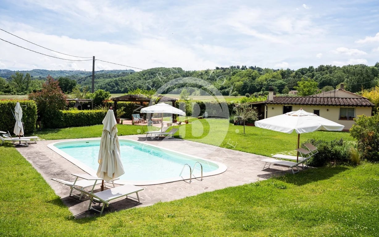 Villa in Volterra - Image 3