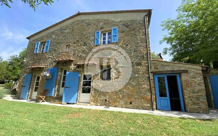 Villa in Guardistallo - view 1