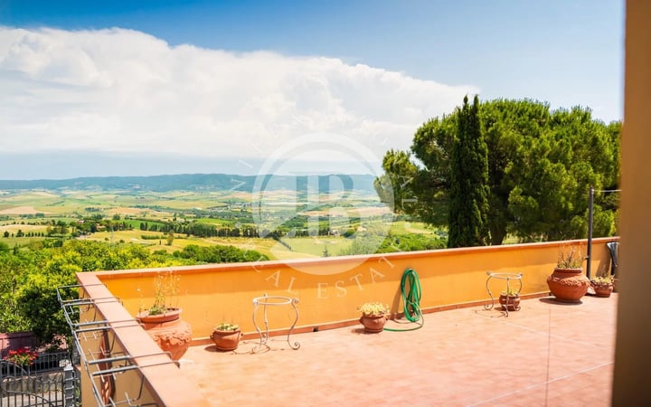 Villa in Rosignano Marittimo - view 1