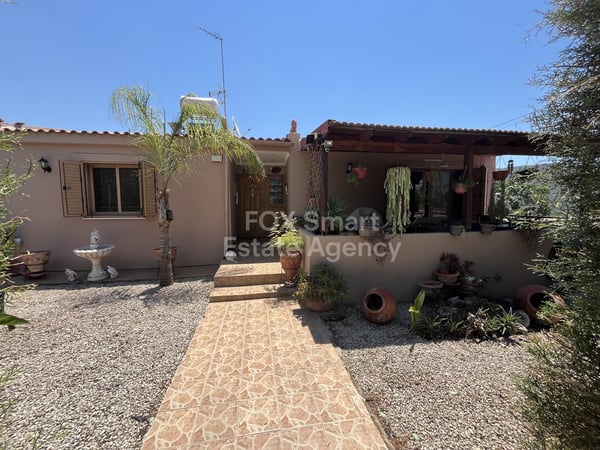 House in Alassa - view 1
