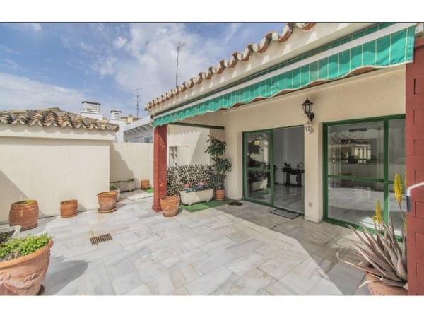 House in Marbella - view 1