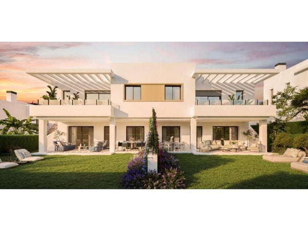 House in Estepona - view 1