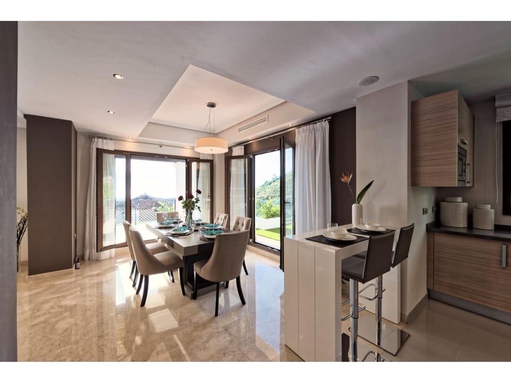 House in Benahavis - Image 3
