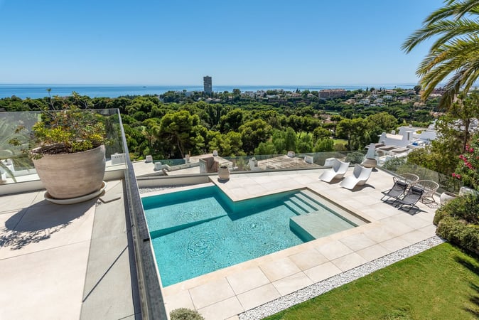 Villa in Marbella - view 1