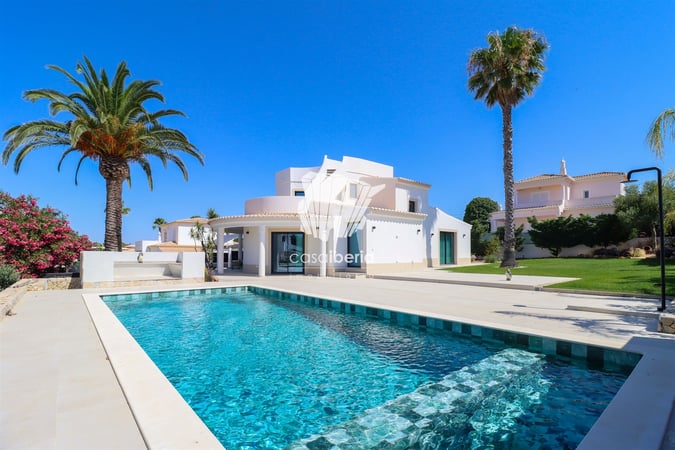 House in Lagoa - view 1