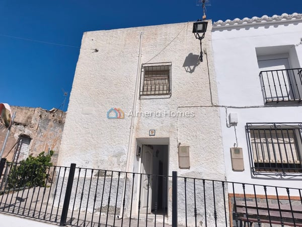House in Lucar - view 1