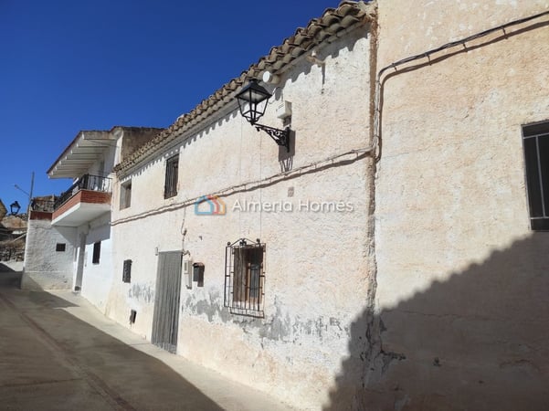 House in Lucar - view 1