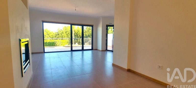 House in Guia - view 1