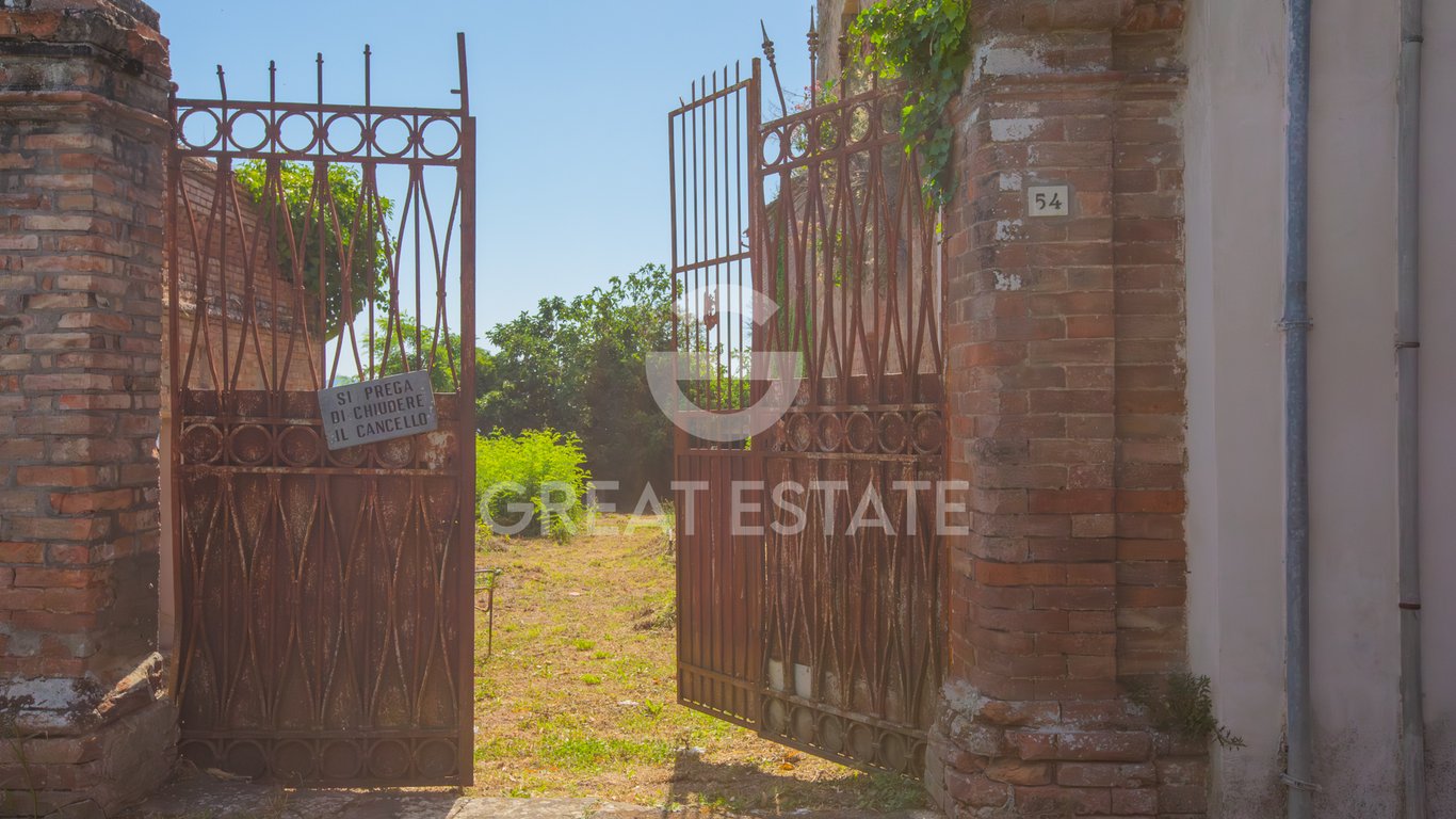 House in Chiusi - Image 3